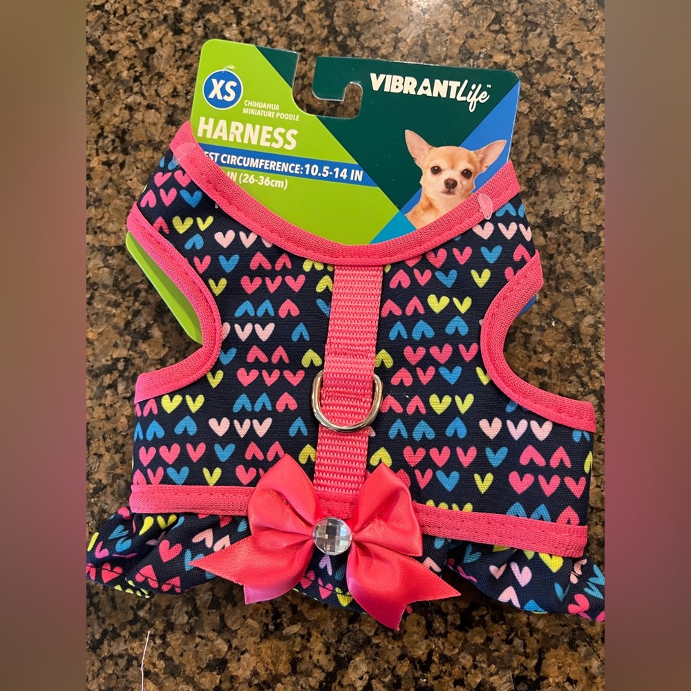 VIBRANT LIFE Harness Size XS. With bow, hearts, & a big diamond.  NWT